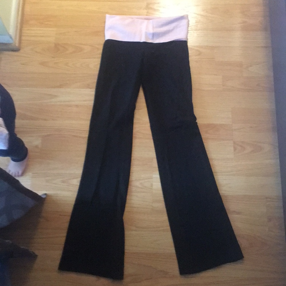 Victoria’s Secret PINK yoga pants